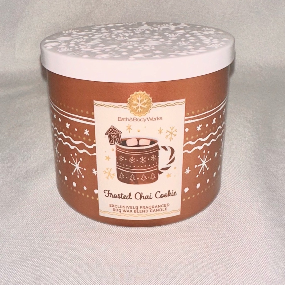 Bath & Body Works Frosted Chai Cookie 3-Wick Candle